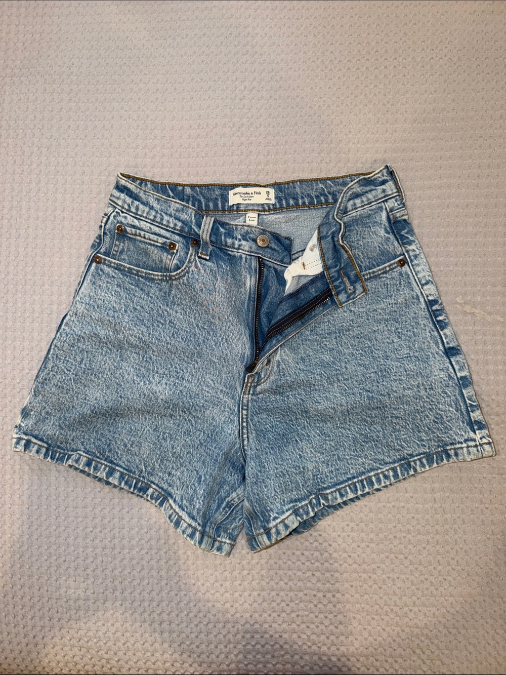 Abercrombie & Fitch High-Rise Dad short